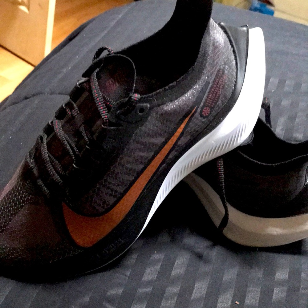 Women’s Nike zoom gravity size 7